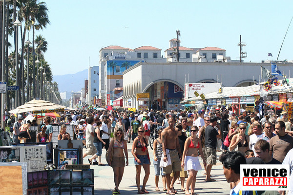 Venice Beach Spring Break The Best Beaches In World Filming On The Venice Beach Boardwalk Paparazzi Panama City Spring Break Hot Spots Travelchannel