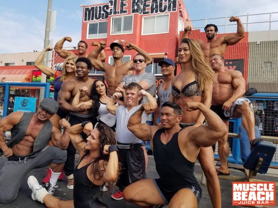 Arnold Schwarzenegger Spotted Training With The Locals At Muscle Photo By Muscle Beach Juice Bar 1809 Oceanfront Walk Venice Ca 90291