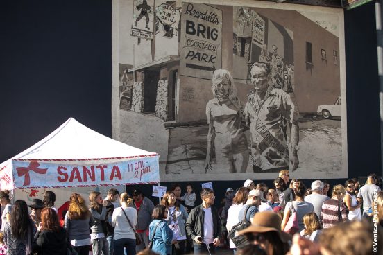 #AKHoliday @AbbotKinneyBlvd © VenicePaparazzi.com