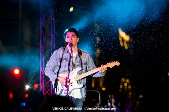 2017 Venice Sign Holiday Lighting. Photo by VenicePaparazzi.com